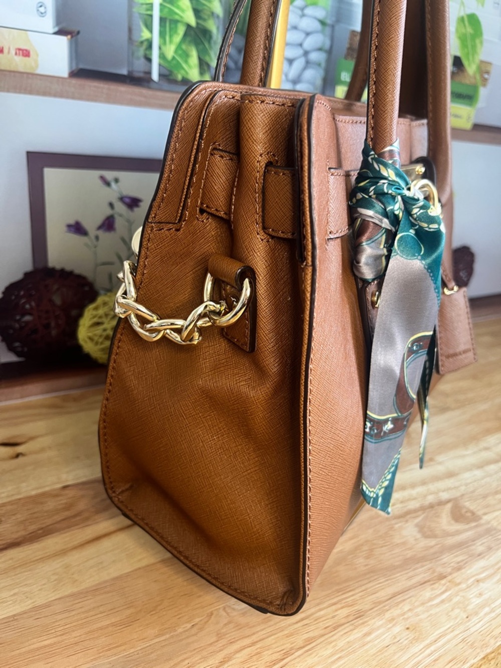 Michael Kors Hamilton Satchel in Luggage Brown with Gold Hardware - Picture 9 of 10